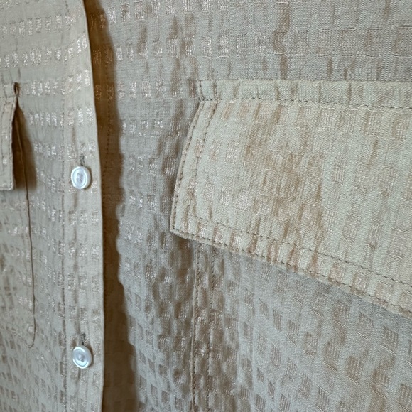 ☀️ NWOT FUTURE COLLECTIVE Jenny K. Lopez Metallic Gold Textured Button-Up - Picture 7 of 16